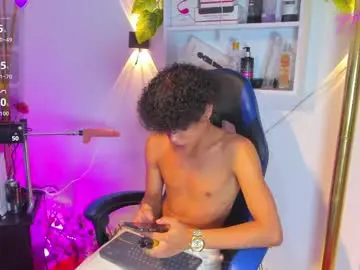 Chaturbate Live Sex Cam of _taylor_black