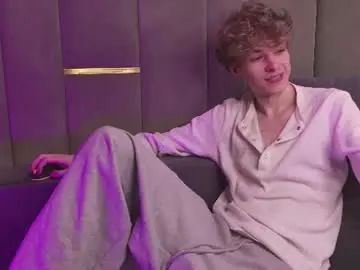 Chaturbate Free Porn Cam of curlytwinkboy