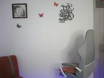 Chaturbate Live Sex of nala_j08