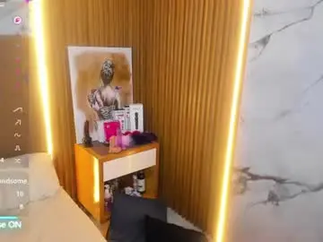 Chaturbate Live Sex of carolinecastle