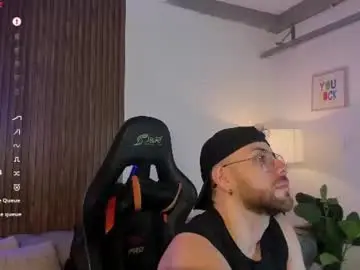 Chaturbate Free Porn Cam of maximo_wolf1