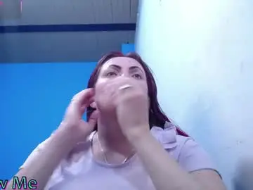 Chaturbate Free Live Porn of carolinhe_