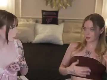Chaturbate Live Sex Cam of kira0541