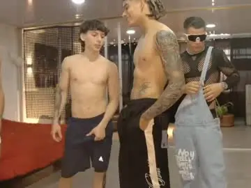 Chaturbate Live Sex Cam of boysgang_sex