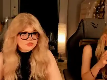 Chaturbate Live Sex Cam of lilithnelson