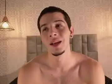 Chaturbate Live Sex Cam of isaacblaze_