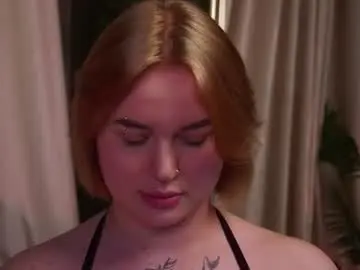 Chaturbate Free Porn Cam of naomi_hotterr
