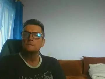 Chaturbate Free Porn Cam of ulmeni4