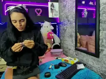 Chaturbate Live Sex Cam of lucy_unlimited