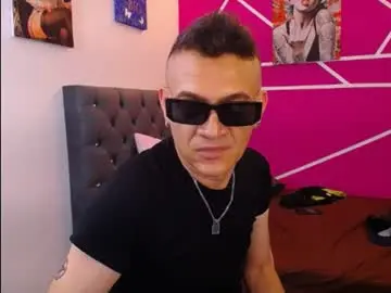 Chaturbate Best live sex cam show of cesirry