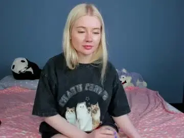 Chaturbate Live Sex Cam of lillie_berry