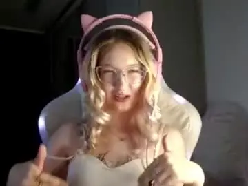 Chaturbate Live Sex Cam of lomamcmeen