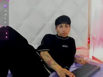 Chaturbate Live Sex Cam of aress_tay