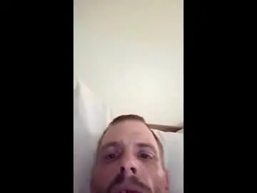Chaturbate Live Sex Cam of lobdellkevin14