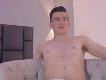 Chaturbate Free Live Porn of mikaelslow