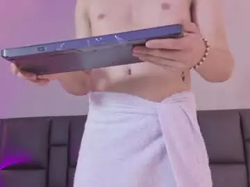 Chaturbate Watch Live Sex Cams of mikaelslow