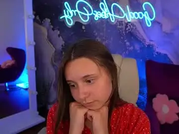 Chaturbate Live Sex Cam of tinynataliee