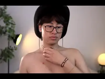 Chaturbate Best live sex cam show of louis_zh