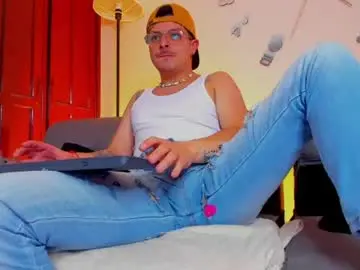 Chaturbate Nude Webcam of leo_hunt