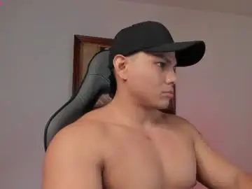 Chaturbate Live Sex Cam of roy__constance