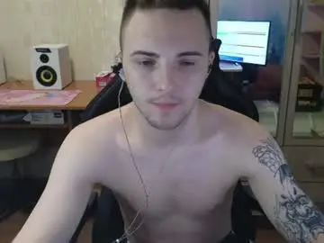 Chaturbate Live Sex Cam of golden_boyyy21