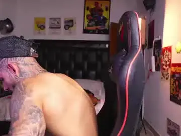 Chaturbate Live Sex Cam of logan_hugh8