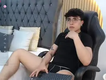 Chaturbate Sex Cam of tommy_claks