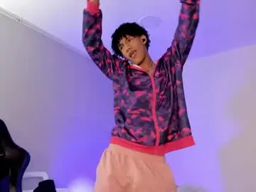 Chaturbate Sex Cam of noahbull19