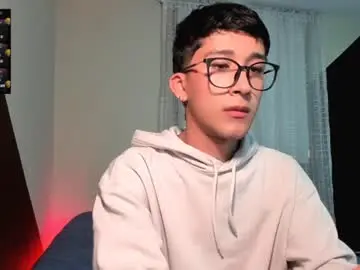 Chaturbate Live Sex of guy_veryhot1