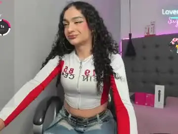 Chaturbate Sex Cam of scarletcherry18