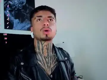 Chaturbate Nude Webcam of bastian66_