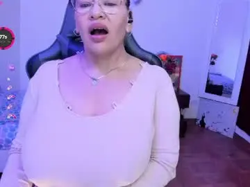 Chaturbate Free Live Porn of esmeralda_milf1