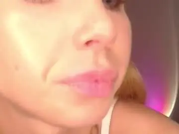 Chaturbate Nude Webcam of emma_blush69