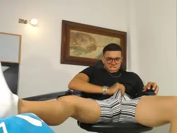 Chaturbate Adult Webcam of alejandrocock23
