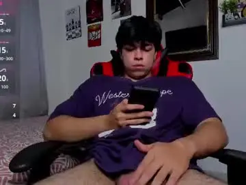 Chaturbate Best live sex cam show of aidem_777