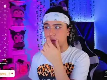 Chaturbate Watch Live Sex Cams of derek_greyy_