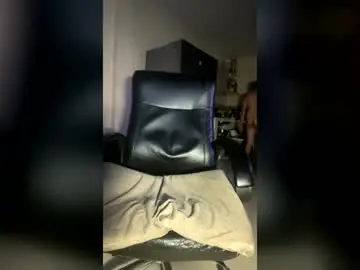 Chaturbate Sex Chat of callmeenzo1