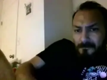 Chaturbate Live Sex Cam of larrabee13