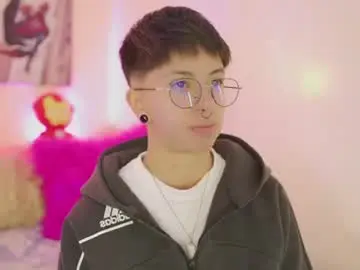 Chaturbate Watch Live Sex Cams of tomboy_tommy