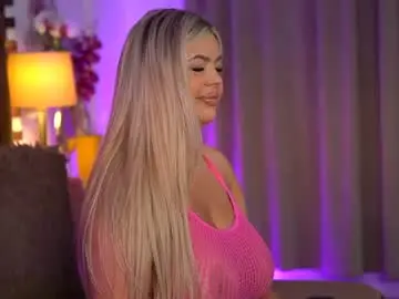 Chaturbate Free Porn Cam of sophieboobsx