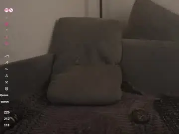 Chaturbate Sex Cam of jennyplaudis_