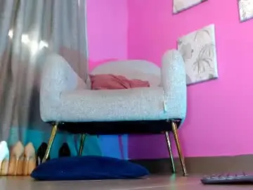 Chaturbate Nude Webcam of emily_oxx