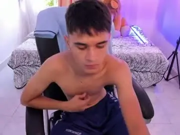 Chaturbate Watch Live Sex Cams of aron_boyy