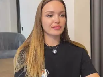 Chaturbate Live Sex Cam of peachylina