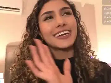 Chaturbate Live Sex Cam of daddysgirrl1_