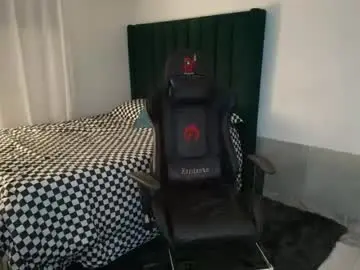 Chaturbate Live Sex Cam of lei_77