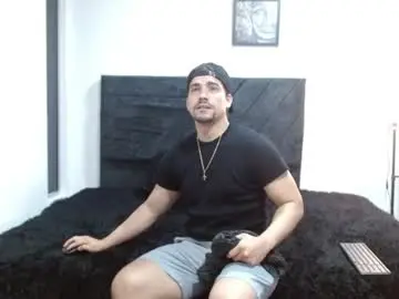 Chaturbate Live Sex Cam of ian_davis