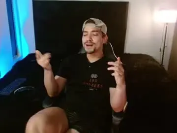 Chaturbate Free Porn Cam of ian_davis