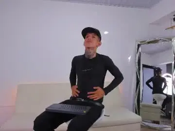 Chaturbate Watch Live Sex Cams of darwin_stark