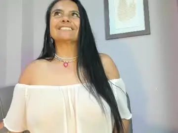 Chaturbate Live Sex Cam of roxanna_moore2
